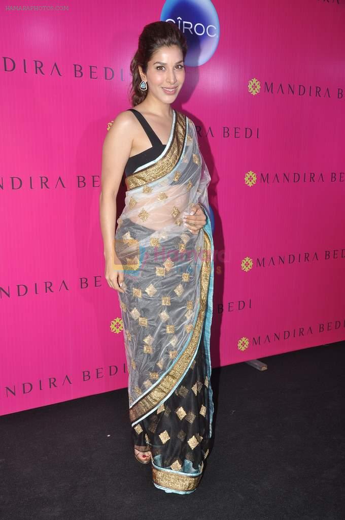 Sophie Chaudhary at the launch of Mandira Bedi's saree line in Khar, Mumbai on 26th Oct 2013