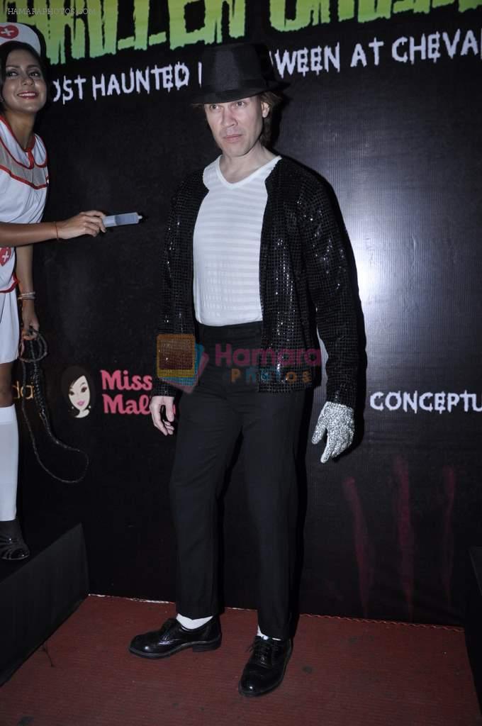 Luke Kenny at Sunny Sara and Yudhishtir hosted a scary Halloween Thriller Chillers in Mumbai on 31st Oct 2013