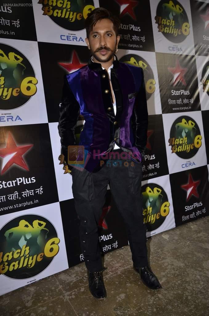 Terence Lewis at the celebration of Diwali on the sets of Nach Baliye in Filmistan, Mumbai on 31st Oct 2013