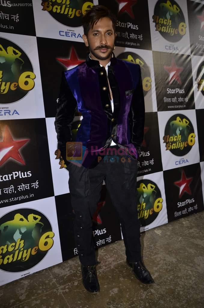 Terence Lewis at the celebration of Diwali on the sets of Nach Baliye in Filmistan, Mumbai on 31st Oct 2013