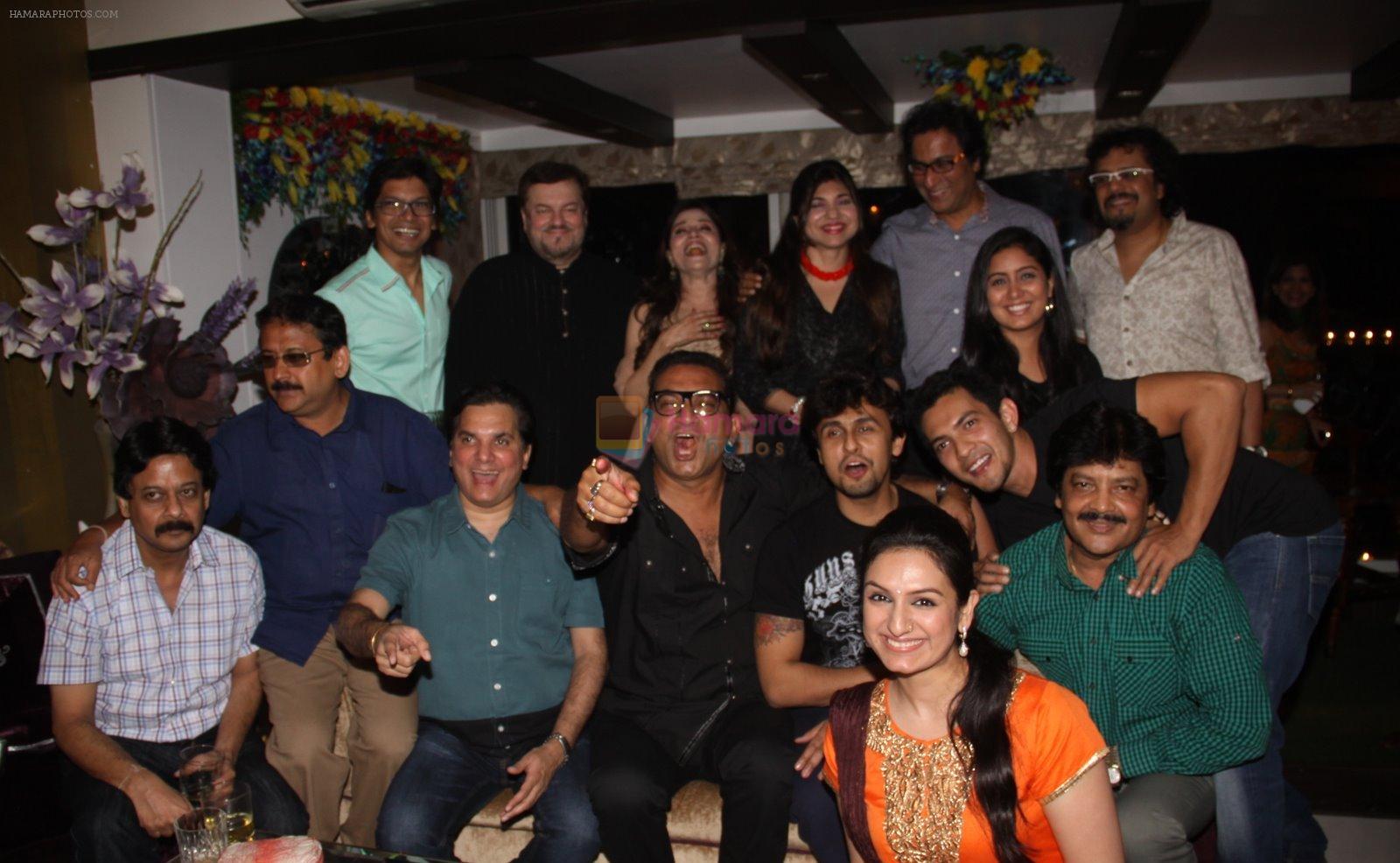 Bollywood singers at Abhijeet Bhattacharya's birthday party on 30th October 2013