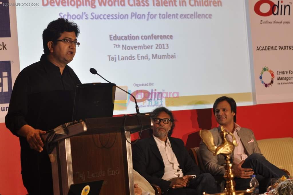 Rakeysh Mehra, Parsoon Joshi, Vivek Oberoi at Educational Awareness Program in Mumbai on 7th Nov 2013