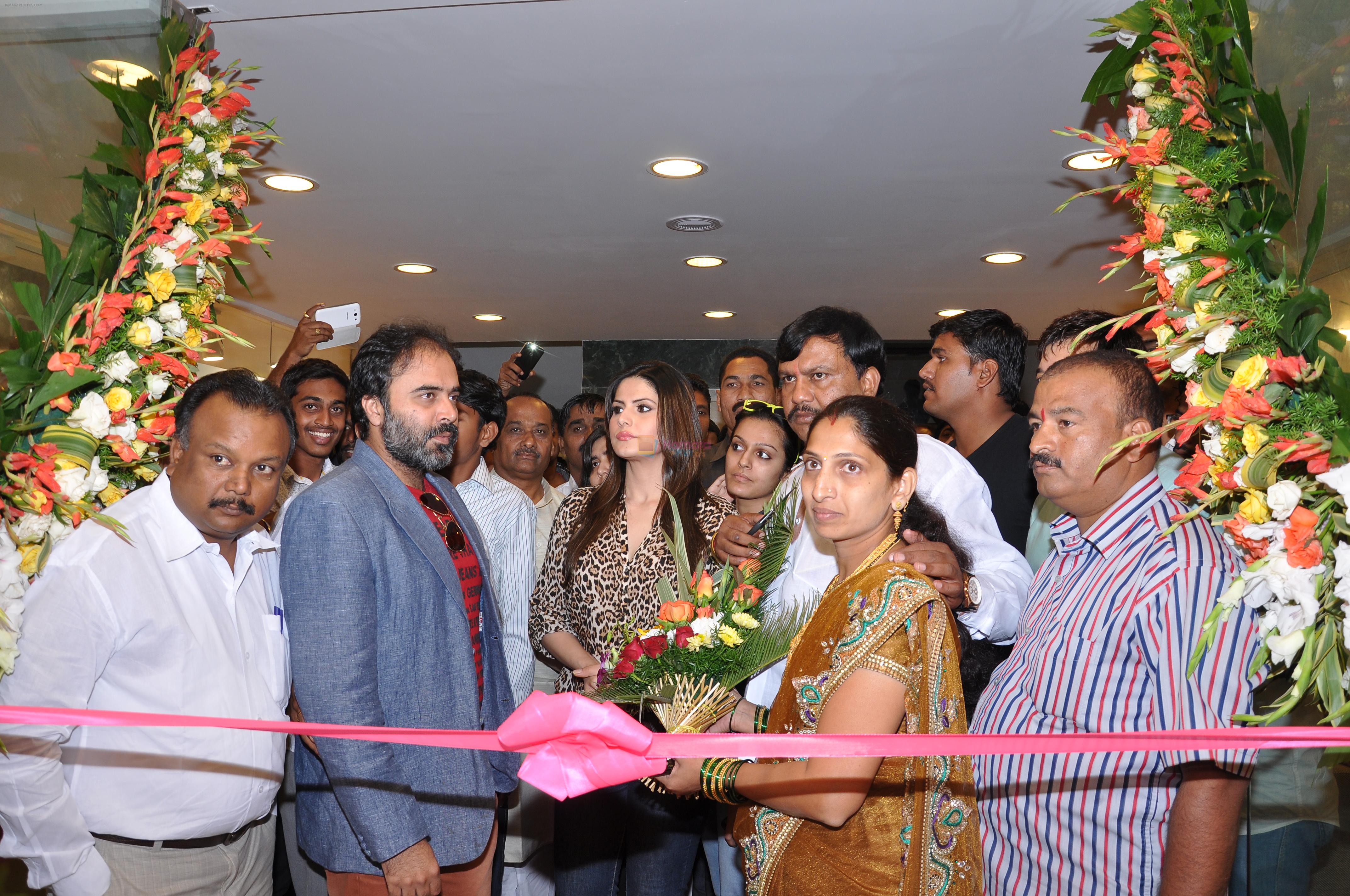 Zarine Khan at the Grand opening of Chhabra 555 store in Chakan on 10th Nov 2013