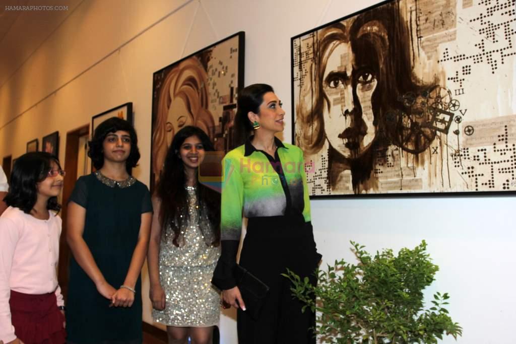 Karisma Kapoor at Bal Disha painting exhibition in Nehru, Mumbai on 12th Nov 2013
