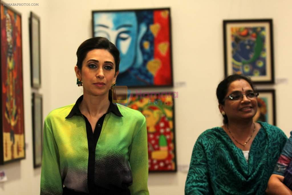 Karisma Kapoor at Bal Disha painting exhibition in Nehru, Mumbai on 12th Nov 2013
