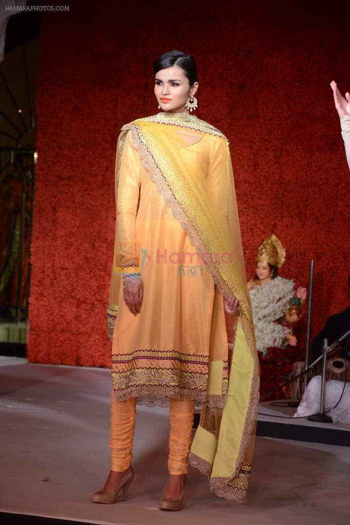 at Maheka Mirpuri Fashion Show in Taj Hotel, Mumbai on 16th Nov 2013