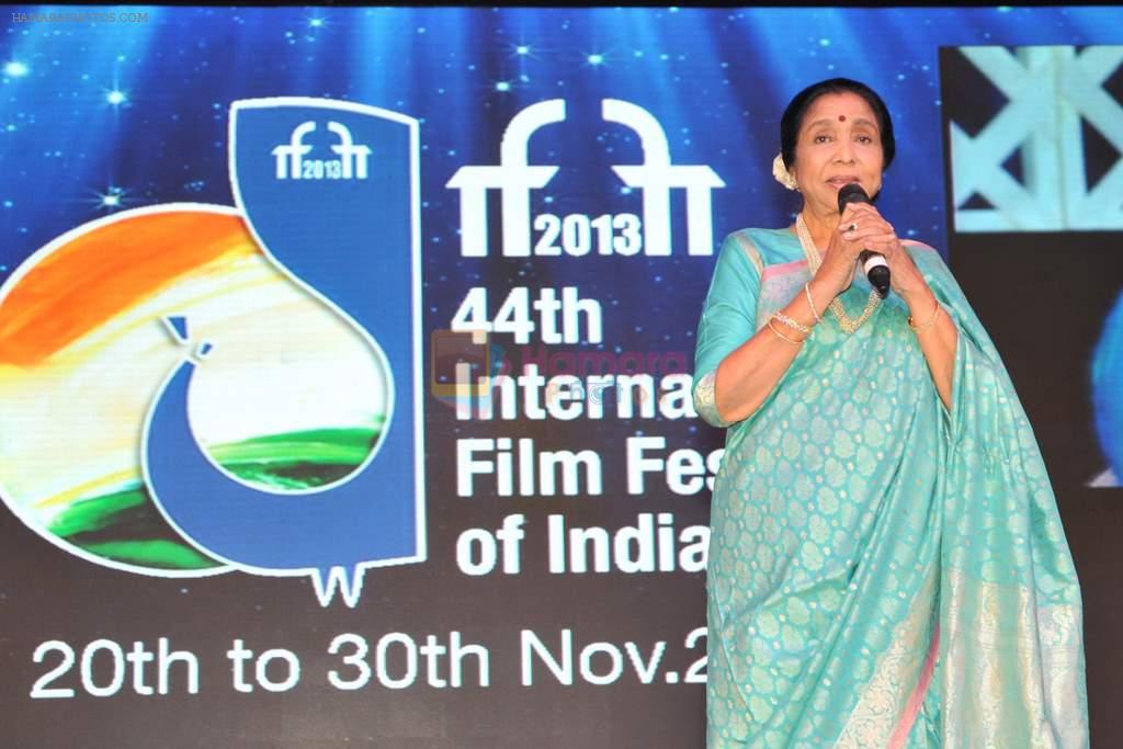 Asha Bhosle at IIFI Goa opening on 20th Nov 2013