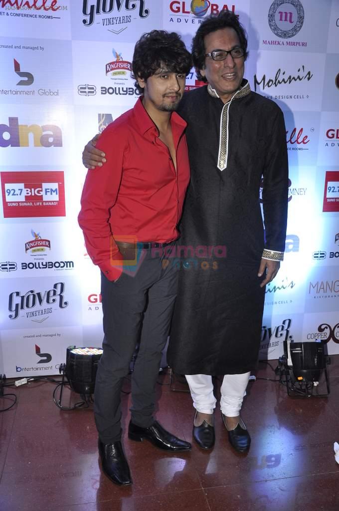 Sonu Nigam, Talat Aziz at Music Mania evening in Mumbai on 26th Nov 2013