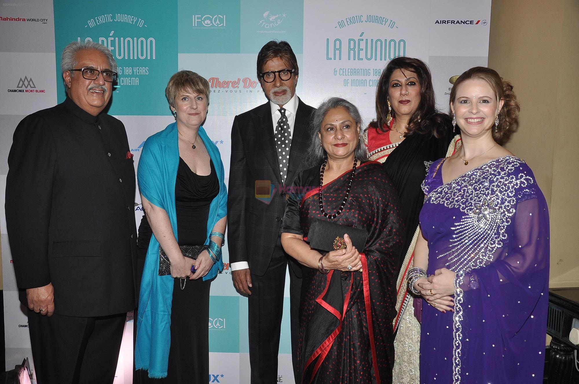 Sunand Sharma, Catherine Oden, Amitabh bachchan, Jaya bachchan, Laura Prasad at Atout France dinner in Taj Mahal Hotel, Mumbai on 26th Nov 2013
