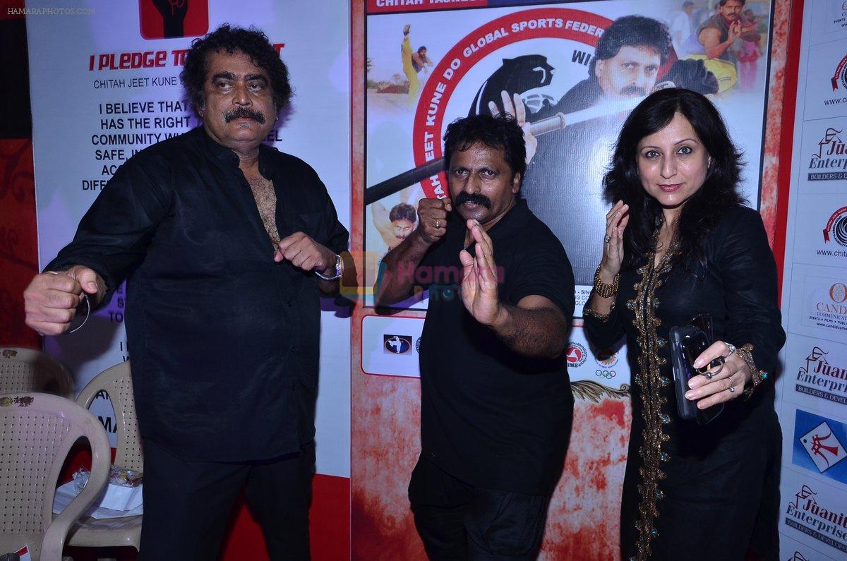 Kishori Shahane at Yajneesh Shetty celebrates Bruce Lee 73rd Birthday in Andheri, Mumbai on 27th Nov 2013