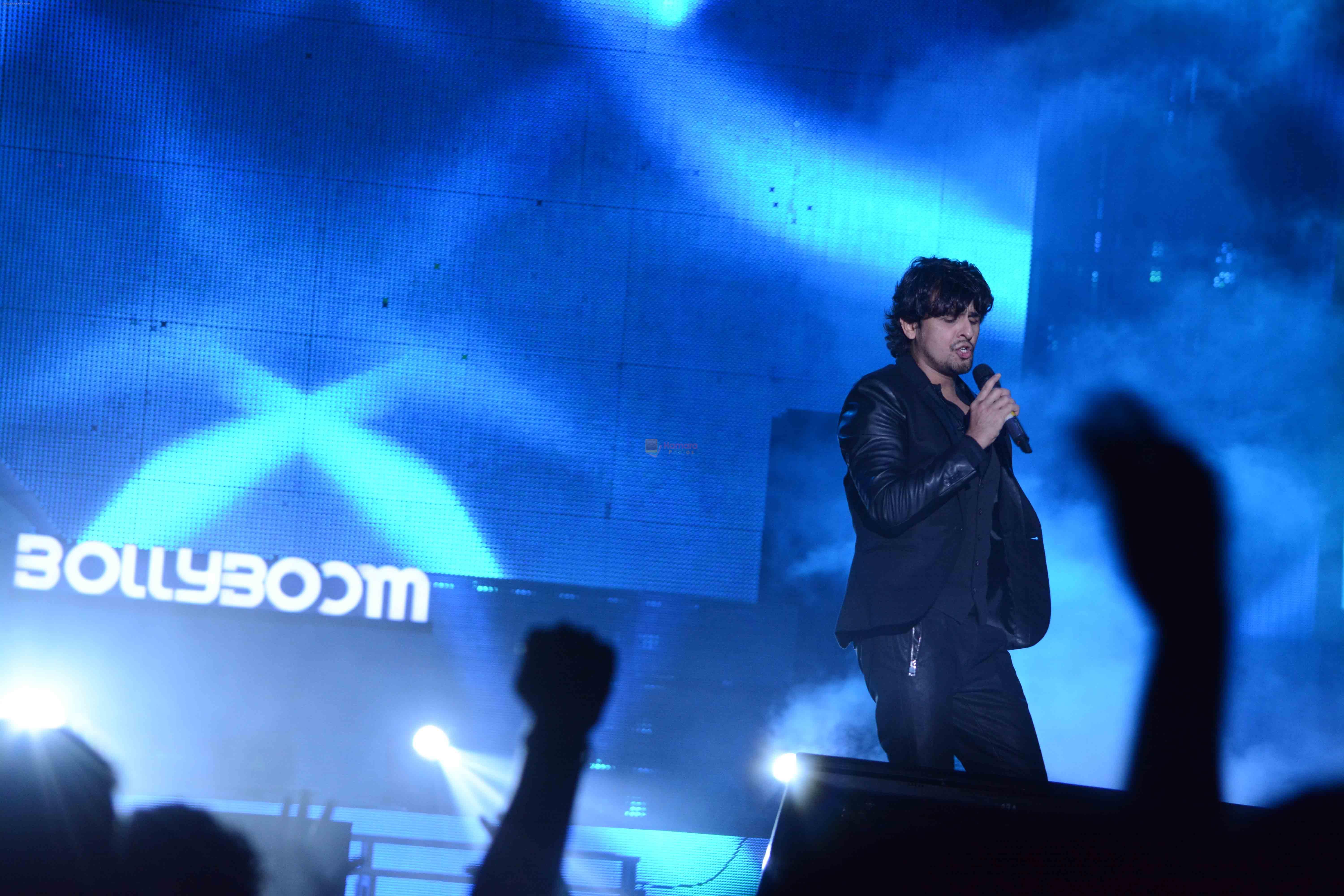 Sonu Nigam at BollyBoom Party in Delhi on 28th Nov 2013