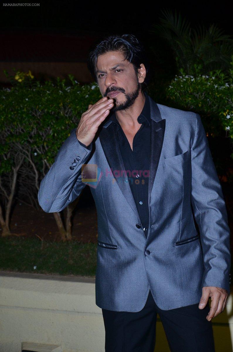 Shahrukh Khan at Vishesh Bhatt's Wedding Reception in Taj Land's End, Bandra, Mumbai on 28th Nov 2013
