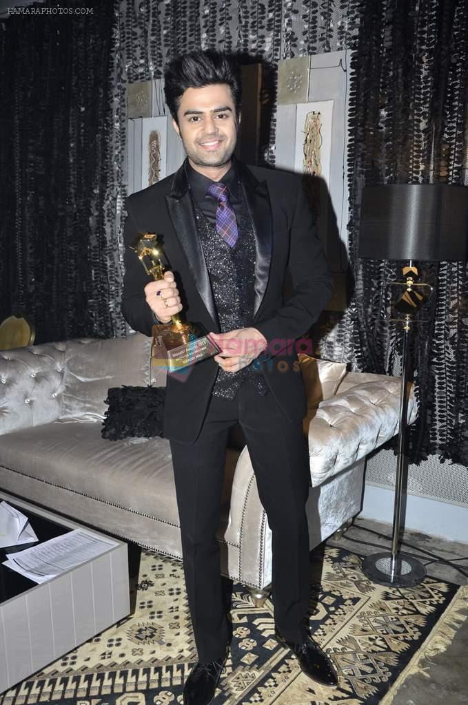 Manish Paul at Saif Belhasa Holdings Masala Awards on 29th Nov 2013