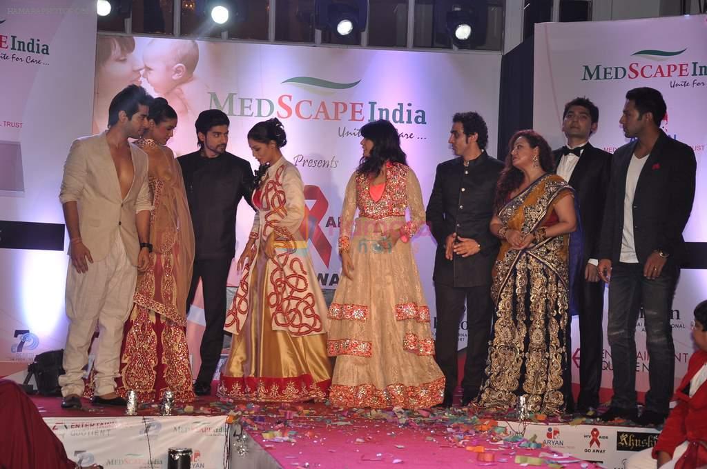 Gurmeet Choudhary, Debina Bonnerjee, Vandana Sajnani walk for Medscape fashion show in Hilton, Mumbai on 1st Dec 2013