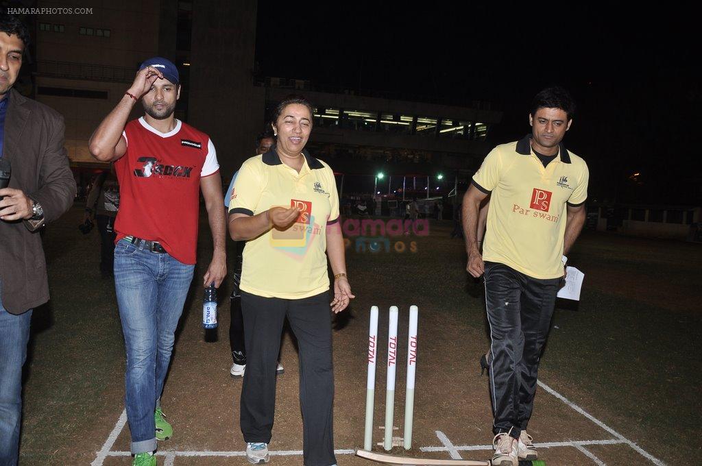 Manav Gohil at ITA Cricket Match in Mumbai on 5th Dec 2013