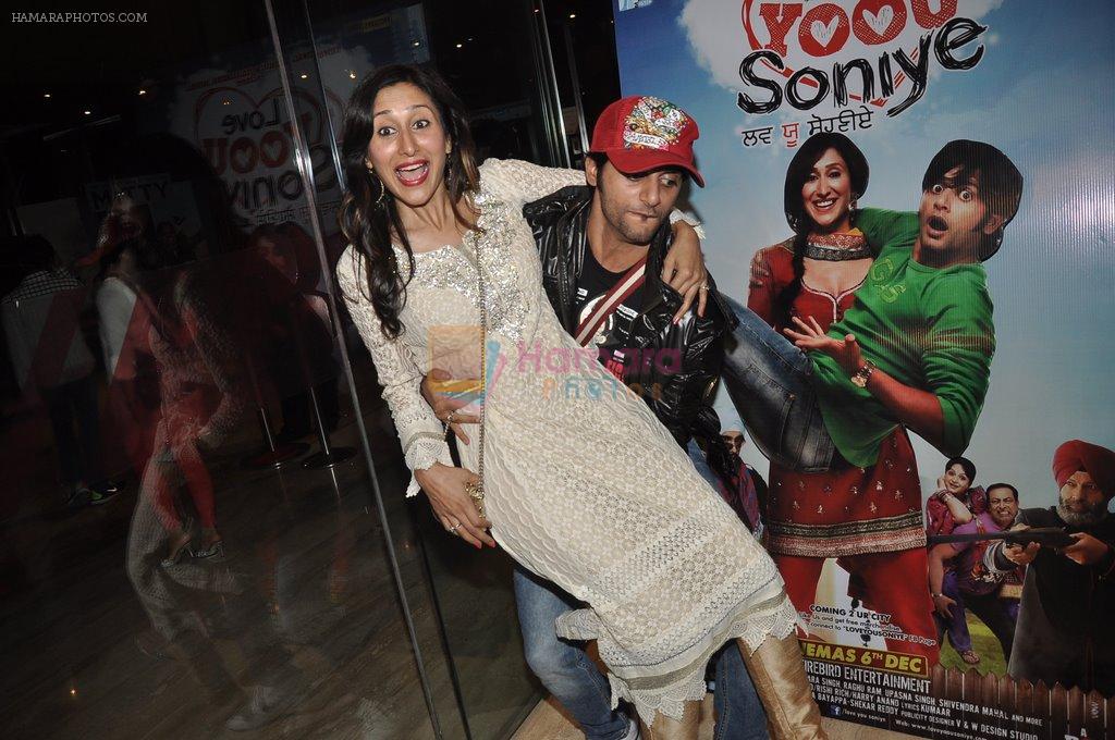 Teejay Sidhu, Karanvir Bohra at Love U soniye screening in Cinemax, Mumbai on 8th Dec 2013