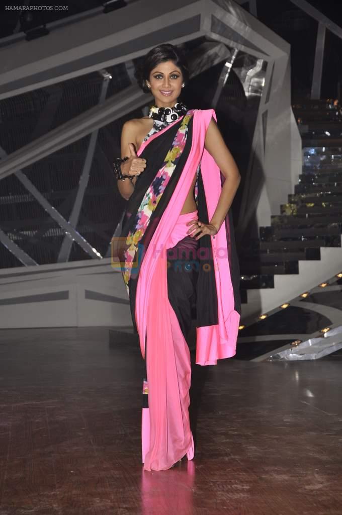 Shilpa Shetty on location of Nach Baliye 6 in Filmistan, Mumbai on 10th Dec 2013