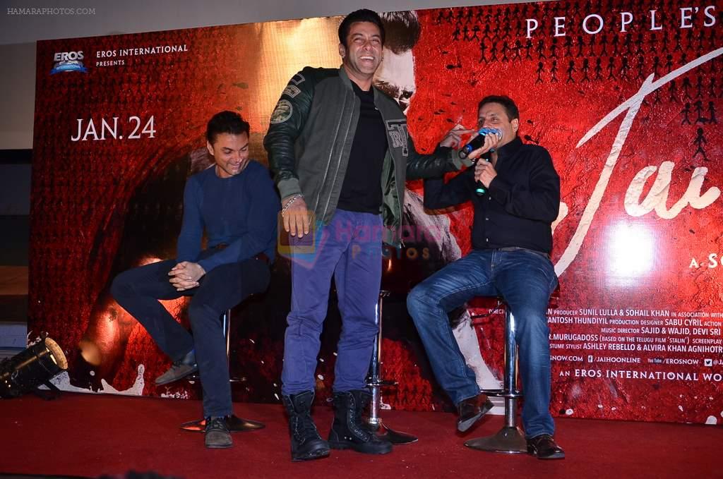 Salman Khan, Sohail Khan in Jai Ho film press meet in Chandan, Mumbai on 12th Dec 2013