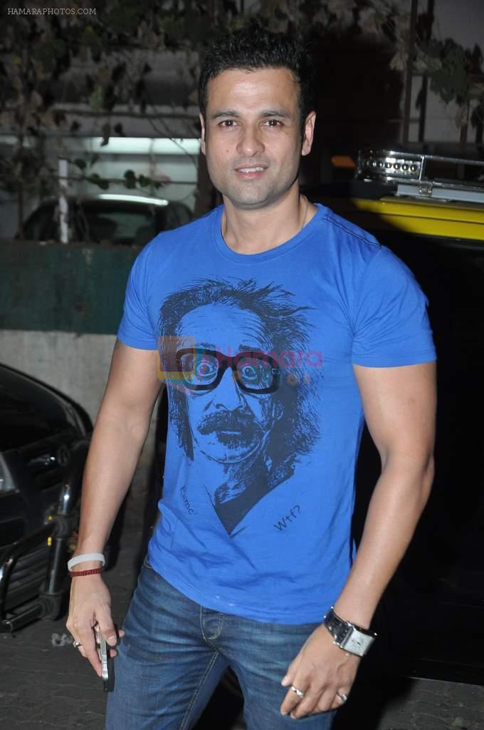 Rohit Roy snapped at Olive on 12th Dec 2013