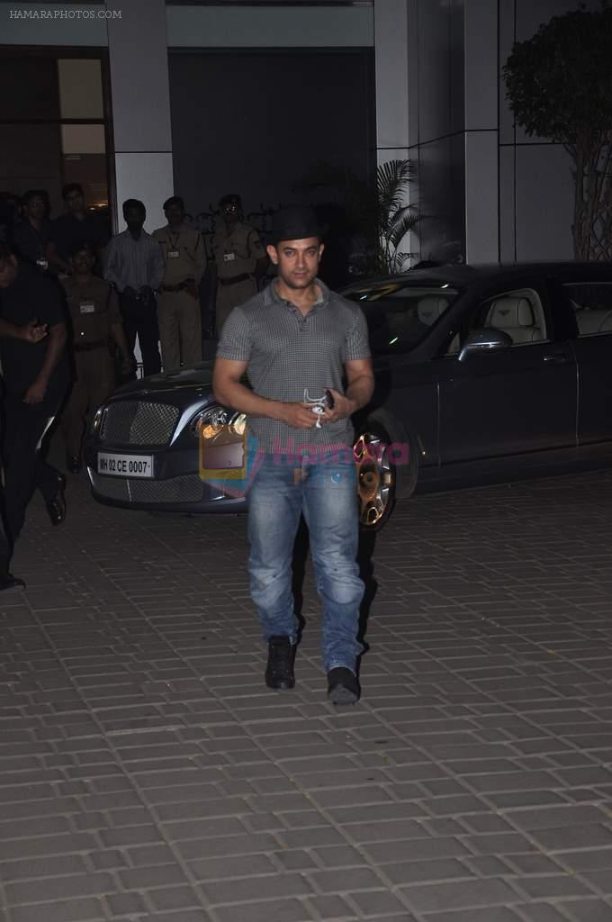 Aamir Khan snapped leaving private jet in Mumbai on 17th Dec 2013