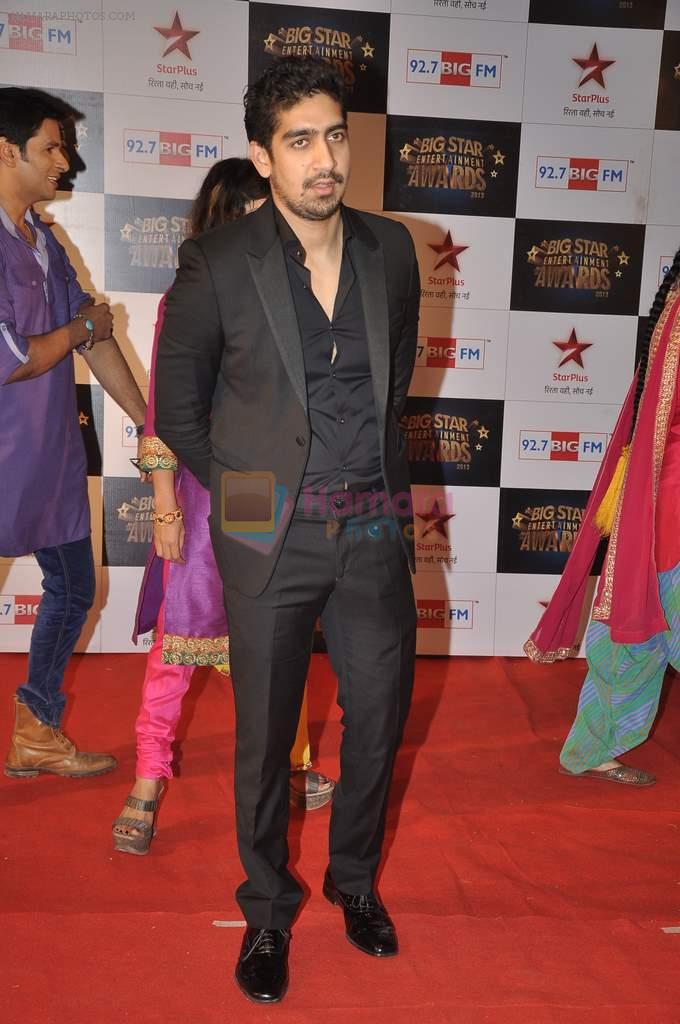 Ayan Mukerji at Big Star Awards red carpet in Andheri, Mumbai on 18th Dec 2013