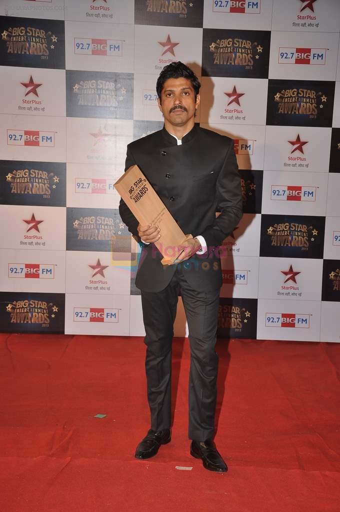 Farhan Akhtar at Big Star Awards red carpet in Andheri, Mumbai on 18th Dec 2013