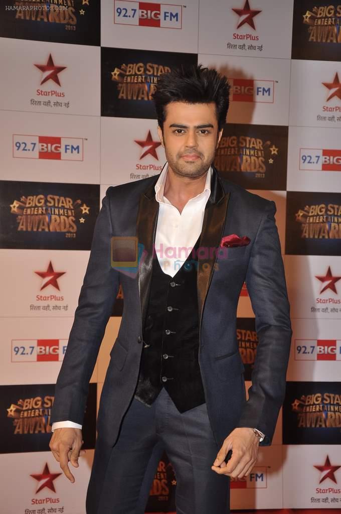 Manish Paul at Big Star Awards red carpet in Andheri, Mumbai on 18th Dec 2013