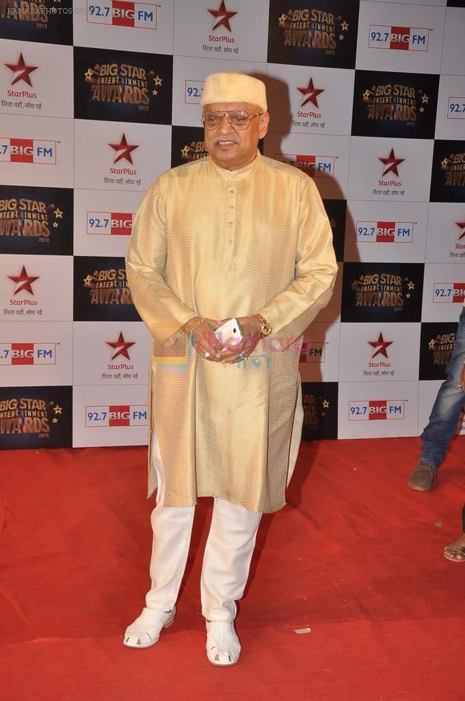 Kiran Shantaram at Big Star Awards red carpet in Andheri, Mumbai on 18th Dec 2013