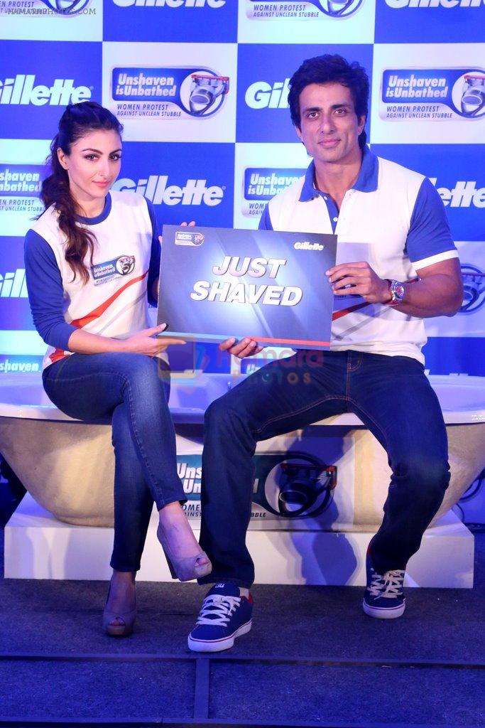 Soha Ali Khan and Sonu Sood at Gillete promotional event in Delhi on 20th Dec 2013