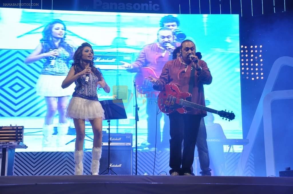Leslie Lewis live in concert at Anchor Panasonic concert in Rennaisance, Powai, Mumbai on 22nd Dec 2013