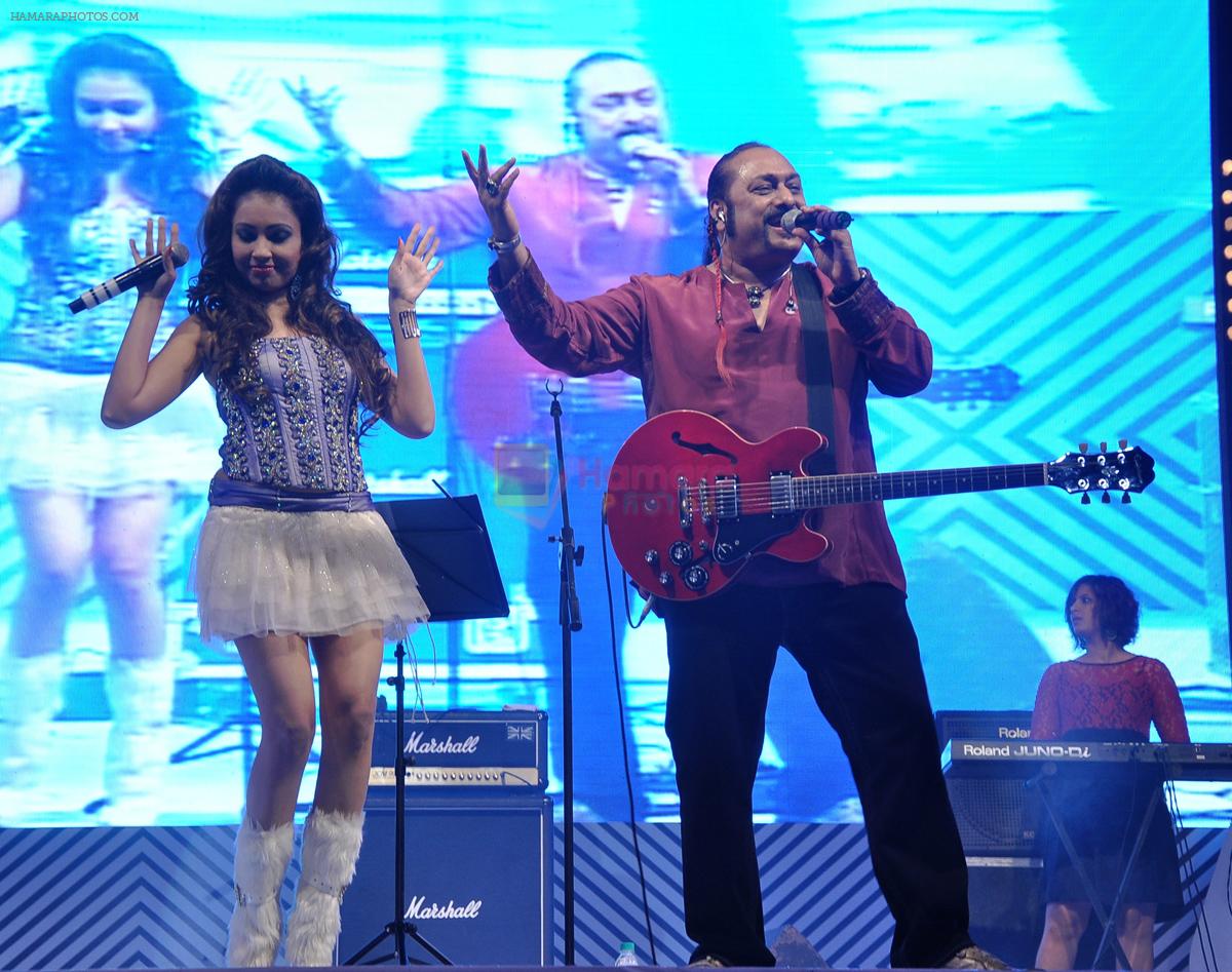 Jyotsna Navandar and Lesle Lewis performing at Anchor Switches_ 50 years completion party 2