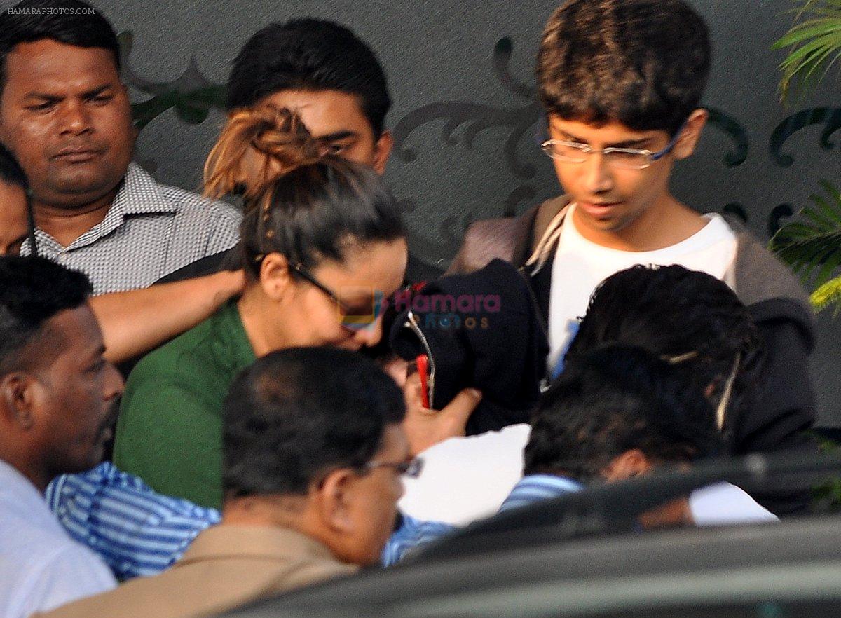 Abram Khan snapped with Shahrukh and Gauri as they return after new year celebrations in Mumbai on 2nd Jan 2013