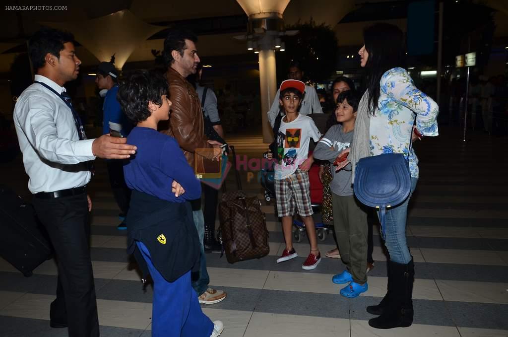 Sanjay Kapoor snapped at airport in Mumbai on 3rd Jan 2014