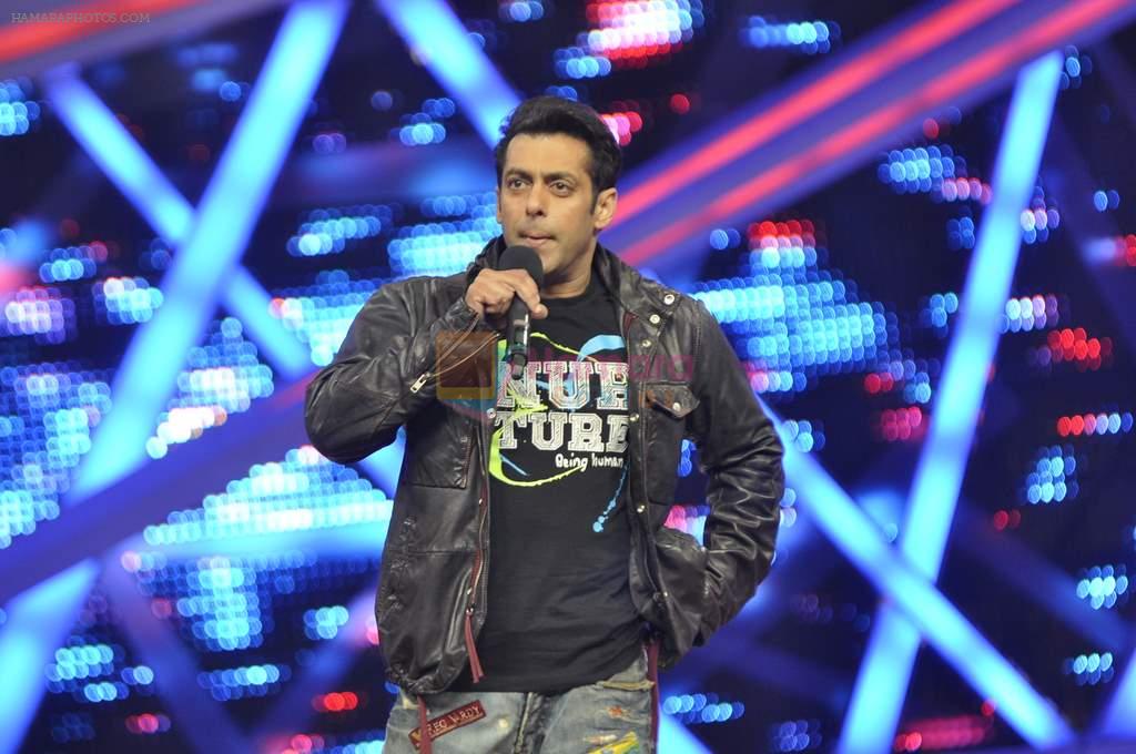 Salman Khan promote Jai Ho on the sets of Nach Baliye 6 in Filmistan, Mumbai on 7th Jan 2014