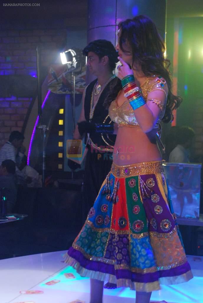Heena Panchal at Saroj Khan choreograph's song for Babuji Ek Ticket Bambai in Dahisar, Mumbai on 9th Jan 2014