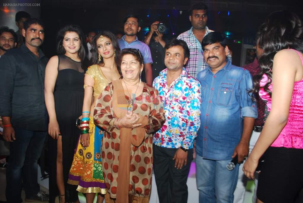 Heena Panchal, Saroj Khan, Rajpal Yadav at Saroj Khan choreograph's song for Babuji Ek Ticket Bambai in Dahisar, Mumbai on 9th Jan 2014