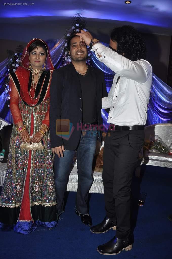 Mika Singh at singer Toshi Sabri's wedding reception in Novotel, Mumbai on 13th Jan 2014