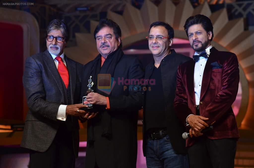 Amitabh Bachchan, Shatrughan Sinha, Vidhu Vinod Chopra, Shahrukh Khan  at 20th Annual Life OK Screen Awards in Mumbai on 14th Jan 2014