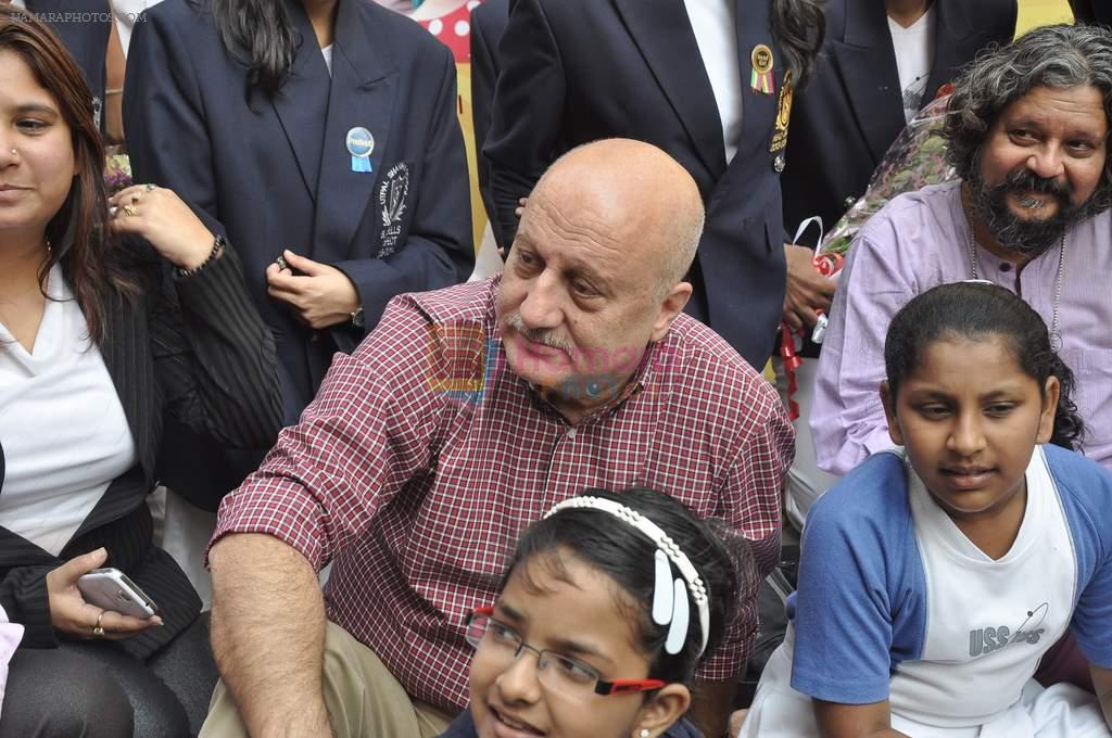 Anupam Kher, Amole Gupte at dutch children's film festival in Utpal Sanghvi School, Mumbai on 15th Jan 2014