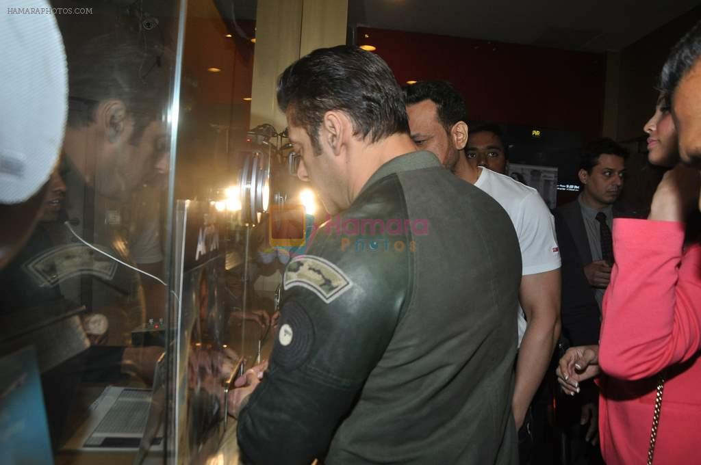 Salman Khan at Sholay screening in PVR, Mumbai on 15th Jan 2014