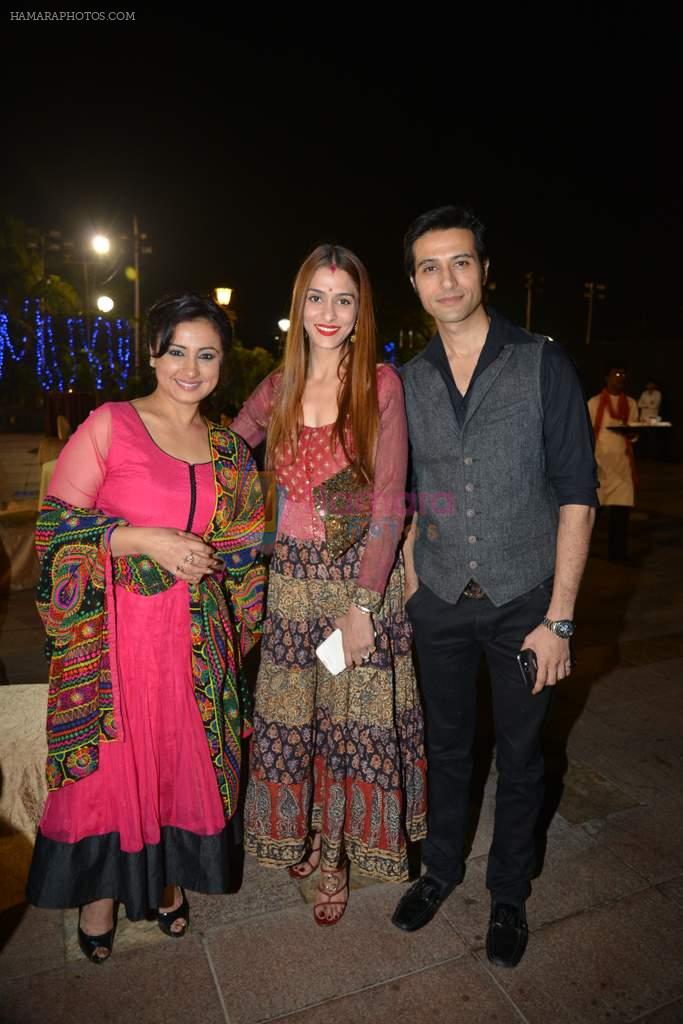 Divya Dutta, Shilpa Saklani, Apoorva Agnihotri at Roopa Vohra's Lohri in Mumbai on 16th Jan 2014