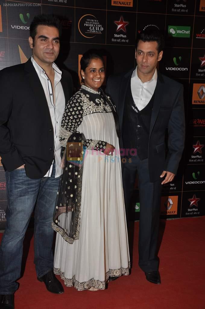 Salman Khan, Arbaaz Khan, Arpita Khan at The Renault Star Guild Awards Ceremony in NSCI, Mumbai on 16th Jan 2014
