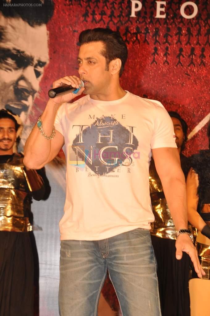 Salman Khan snapped promoting their film Jai Ho in Inorbit, Malad on 17th Jan 2014