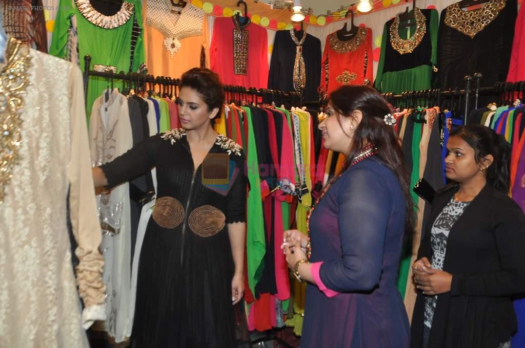 Huma Qureshi at Shagun exhibition in J W Marriott, Mumbai on 17th Jan 2014