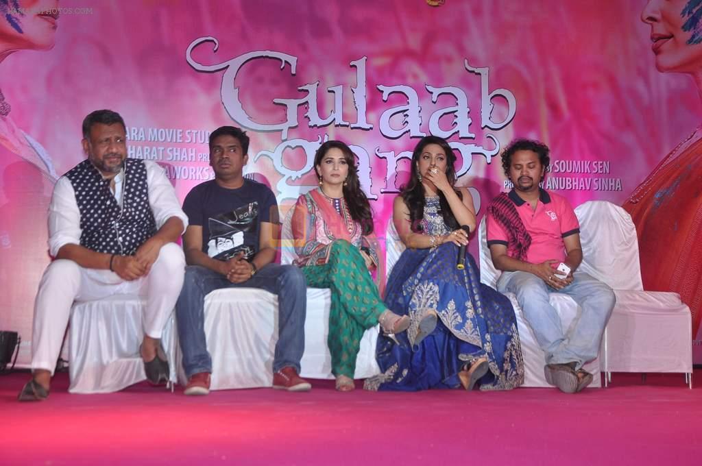 Anubhav Sinha, Madhuri Dixit, Juhi Chawla, Mushtaq Shiekh at Gulaab Gang media meet in Filmcity, Mumbai on 17th Jan 2014