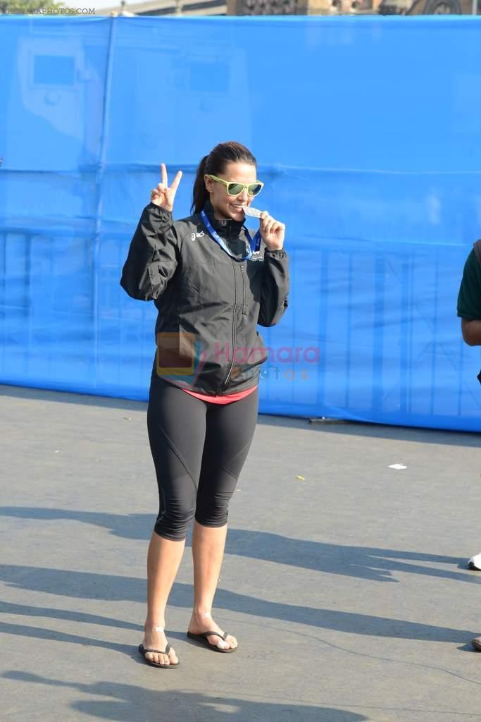Neha Dhupia at Standard Chartered Marathon in Mumbai on 19th Jan 2014