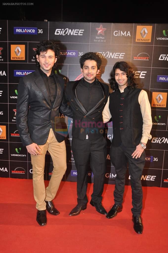Shreyas Pardiwalla, Himansh Kohli, Dev Sharma at 4th Gionne Star Global Indian Music Academy Awards in NSCI, Mumbai on 20th Jan 2014