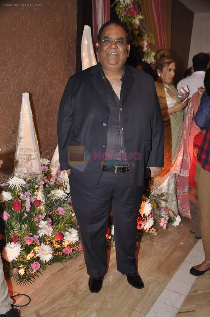 Satish Kaushik at Rohan Palshetkar's wedding reception in Mayfair, Mumbai on 20th Jan 2014
