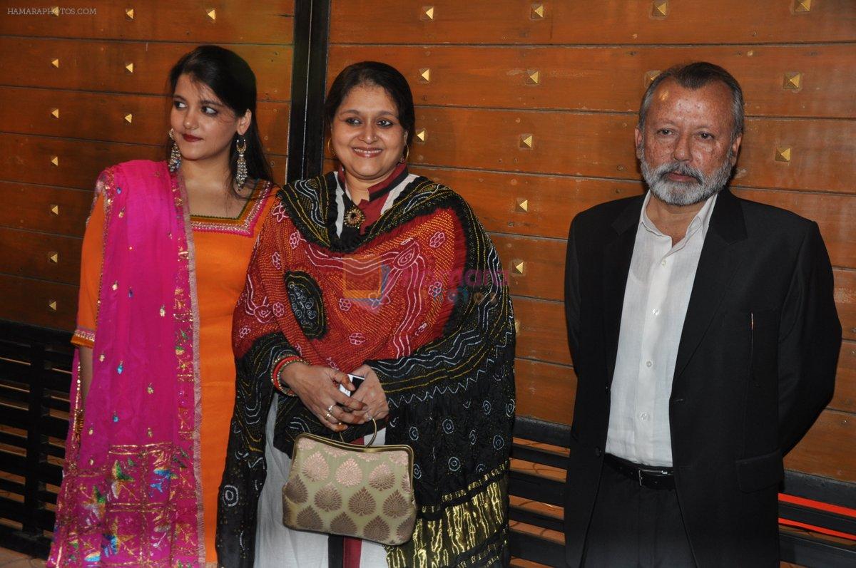 Pankaj Kapur, Supriya Pathak at Filmfare Awards Red Carpet 2014 on 24th Jan 2014