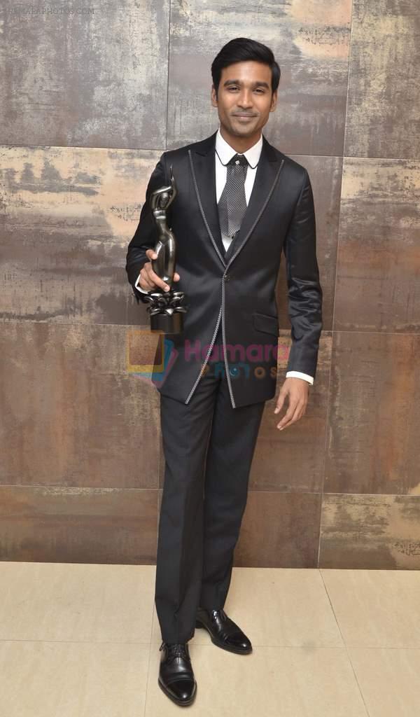 Dhanush at 59th Idea Filmfare Awards 2013 at Yash Raj.1